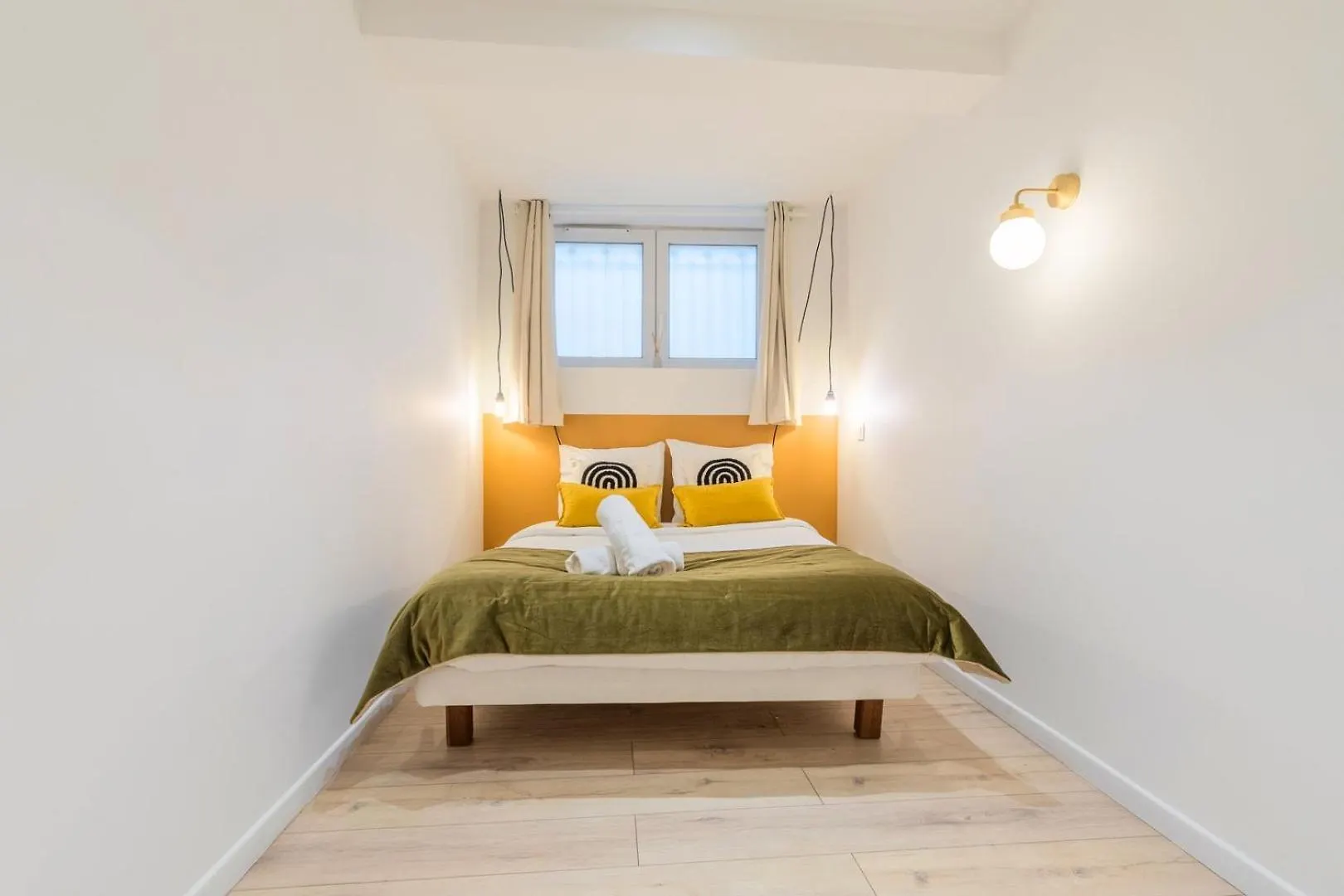 Atypical In Semi-Basement In The Heart Of Lille Apartment